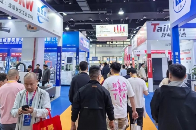 攜手機(jī)械制造企業(yè)，中揚立庫在永康展共探倉儲新篇章